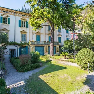  Apartment Le Camerine Water Front